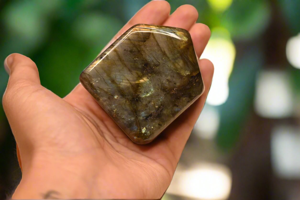 Labradorite Free-form